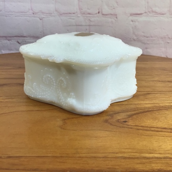 Vintage John E. Kemper White Milk Glass Covered Trinket Dish - Picture 3 of 9